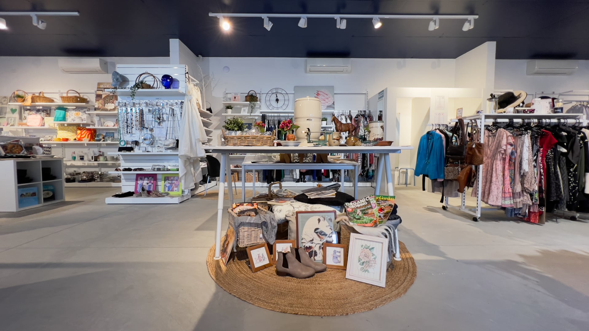 Family in Counselling session | Hills Family Support